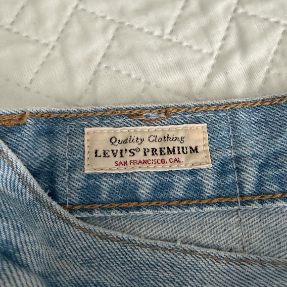 Levi's Light Blue Relaxed Women Jeans 28x27 ripped light wash straight leg pants - Picture 11 of 15